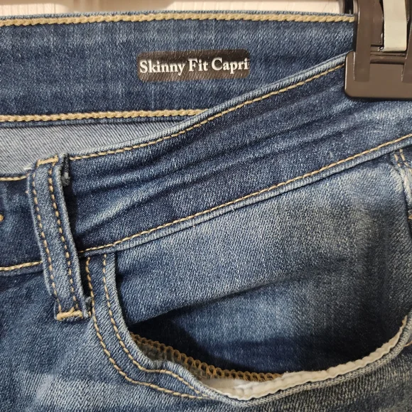 Judy Blue Skinny Fit Capri Size 7/28 - Picture 3 of 6